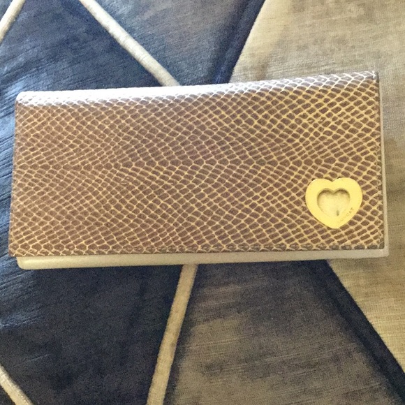 LOVECAT LEATHER TRIFOLD WALLET WITH SNAKE PRINT EUC - Picture 2 of 12